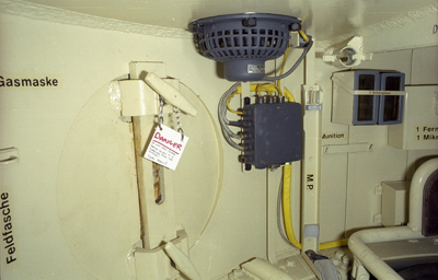 La ventilation forcée est l'amélioration du système du FT-17. Répandue dans la majorité des chars 
      en 1940, il souffre l'air ambiant vers l'extérieur. Bien que d'une plus grande efficacité, le système est
      vite mis en défaut en cas d'utilisation intensive du canon. Sur la photo, la ventilation d'un char Tigre allemand