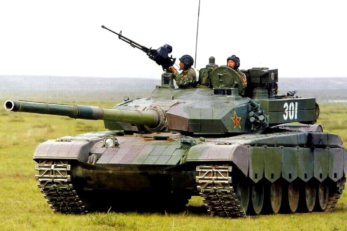 Visible également sur ce Type 99 chinois, en dessous de la mitrailleuse