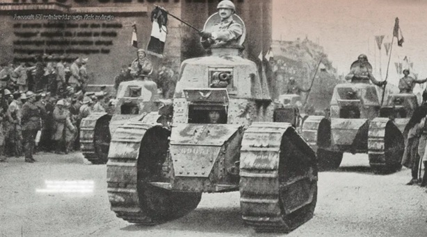 Accéder aux chroniques du Renault FT